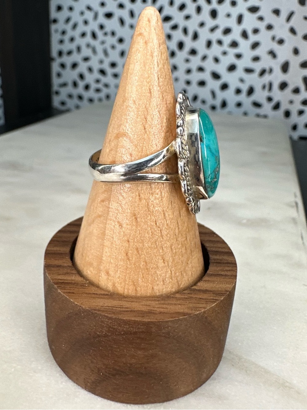 Turquoise Oval Sterling Silver Scallop Setting Size 8 Ring - Picture 3 of 5
